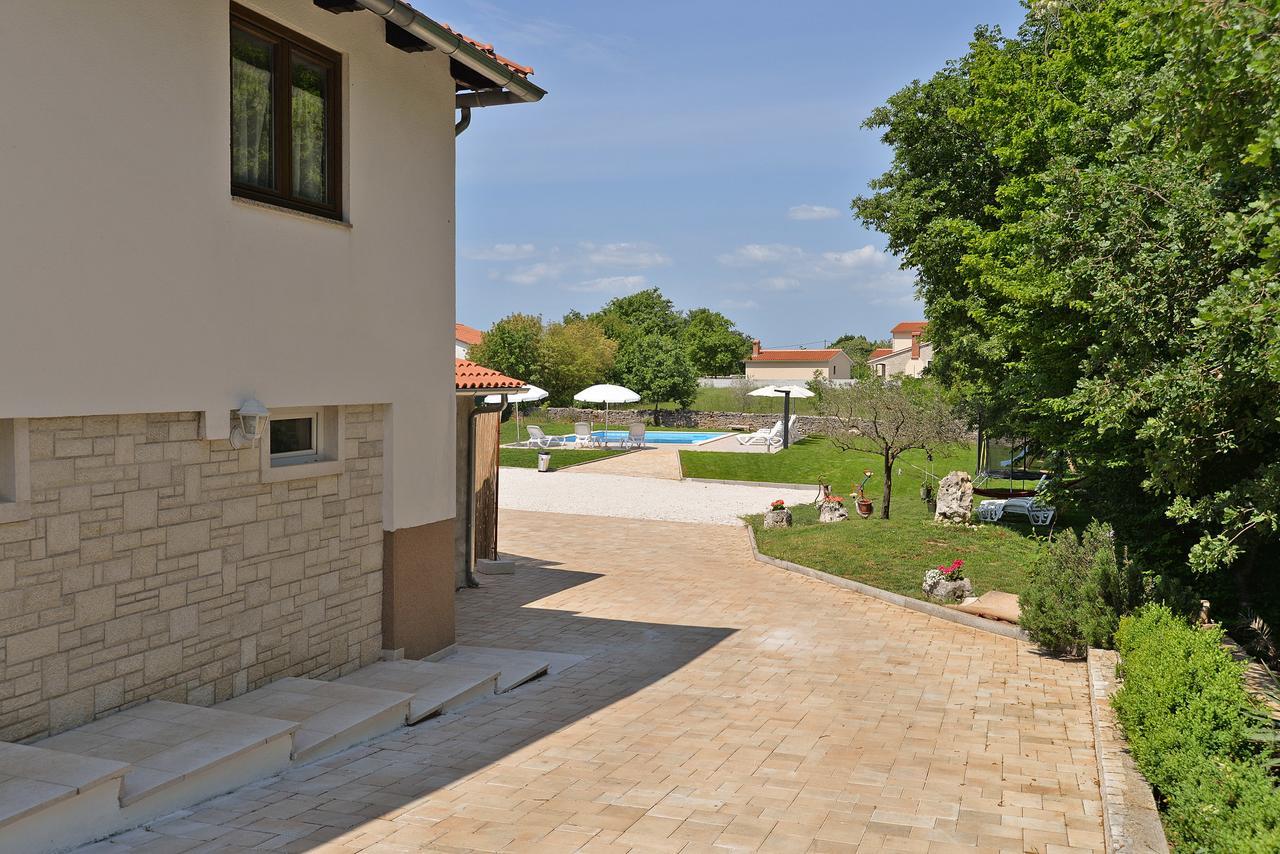 Apartment Modrusani 1561 Zminj Exterior photo